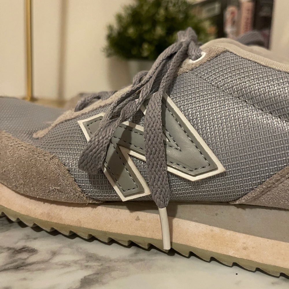 New Balance Tennis Shoes